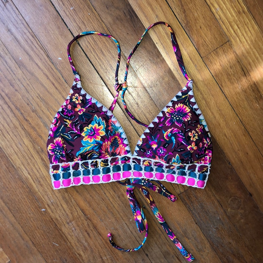 Xhilaration growl bathing suit top